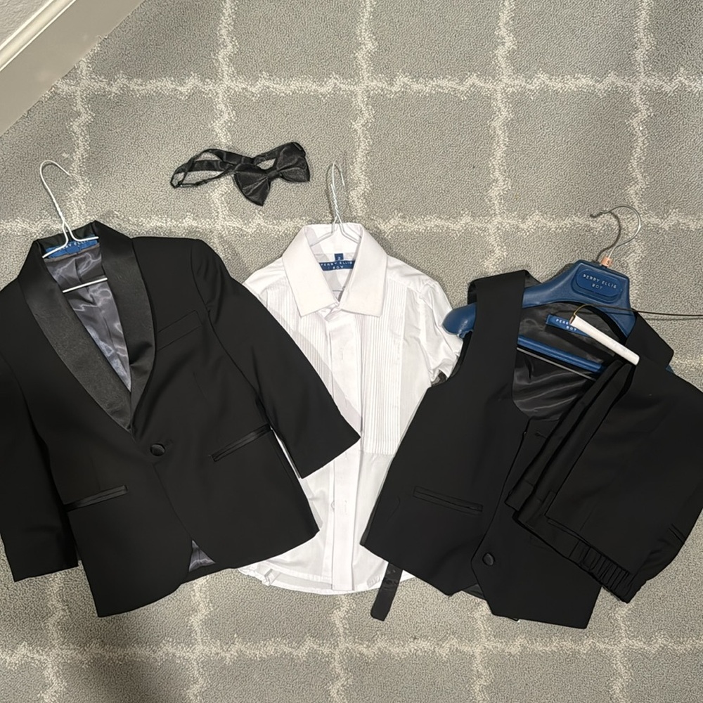Perry Ellis “Trent” Tuxedo (Boys Size 5)